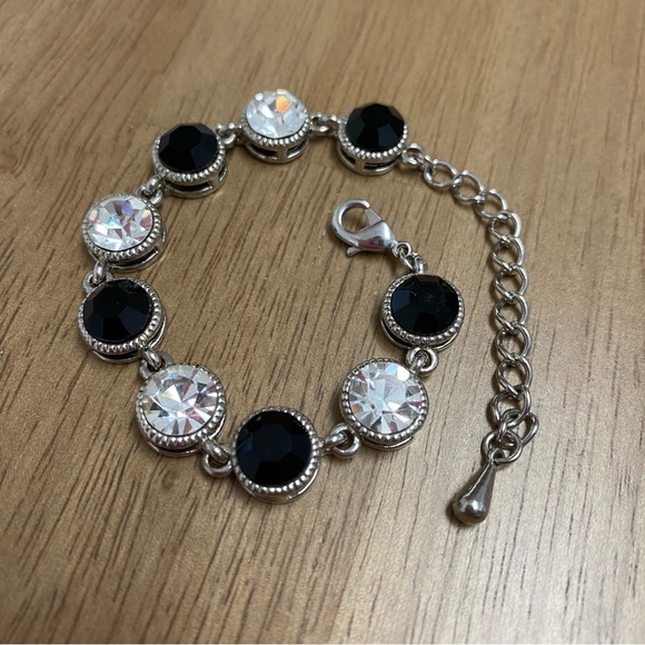 Black and Clear Crystal Bracelet - Picture 1 of 5